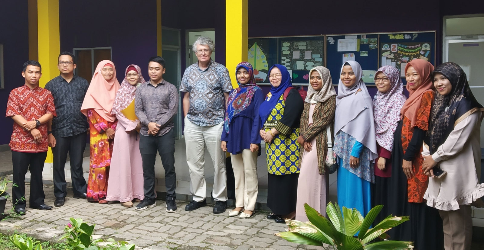 Read more about the article Profesor dari Selandia Baru berbagi Wawasan di FKIP UMRAH