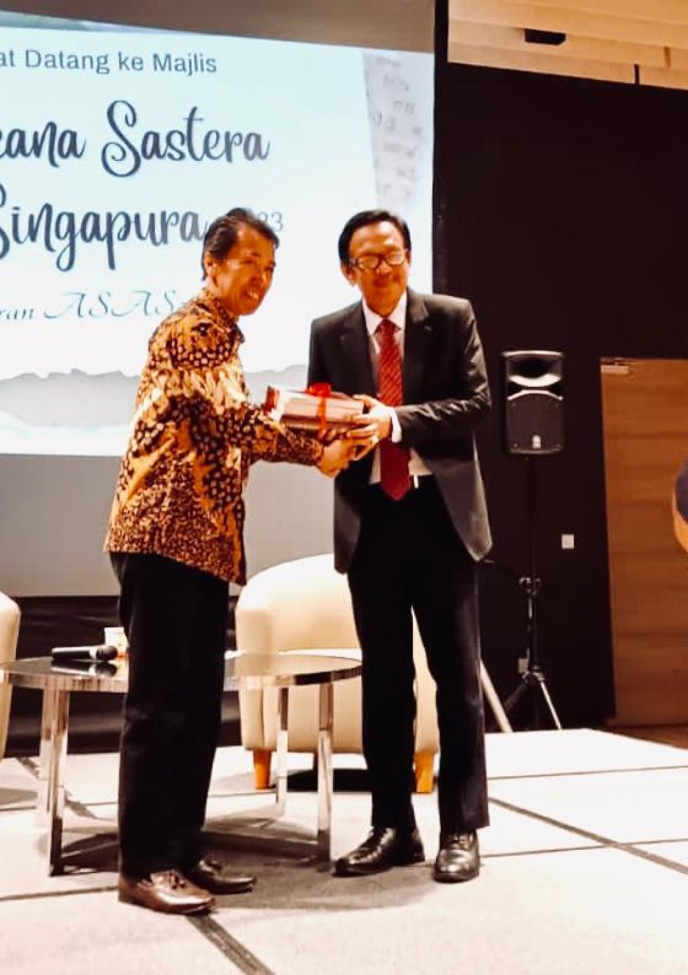 Read more about the article Seminar Wacana Sastera Singapura : Puisi Tradisional Mengindahkan Bahasa