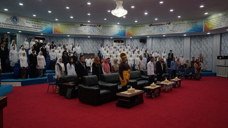 FKIP UMRAH Laksanakan Yudisium Periode September 2025, Pimpinan Fakultas Beri Apresiasi Prestasi Mahasiswa