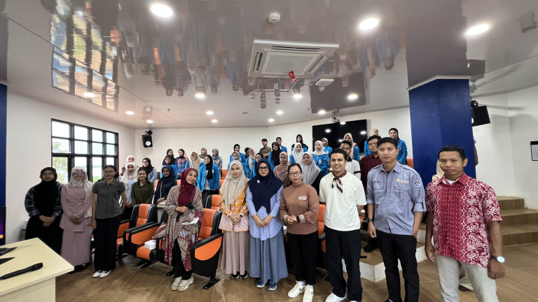 FKIP UMRAH Laksanakan Program Praktisi Mengajar dengan Tema Public Speaking dan Peluang Karir